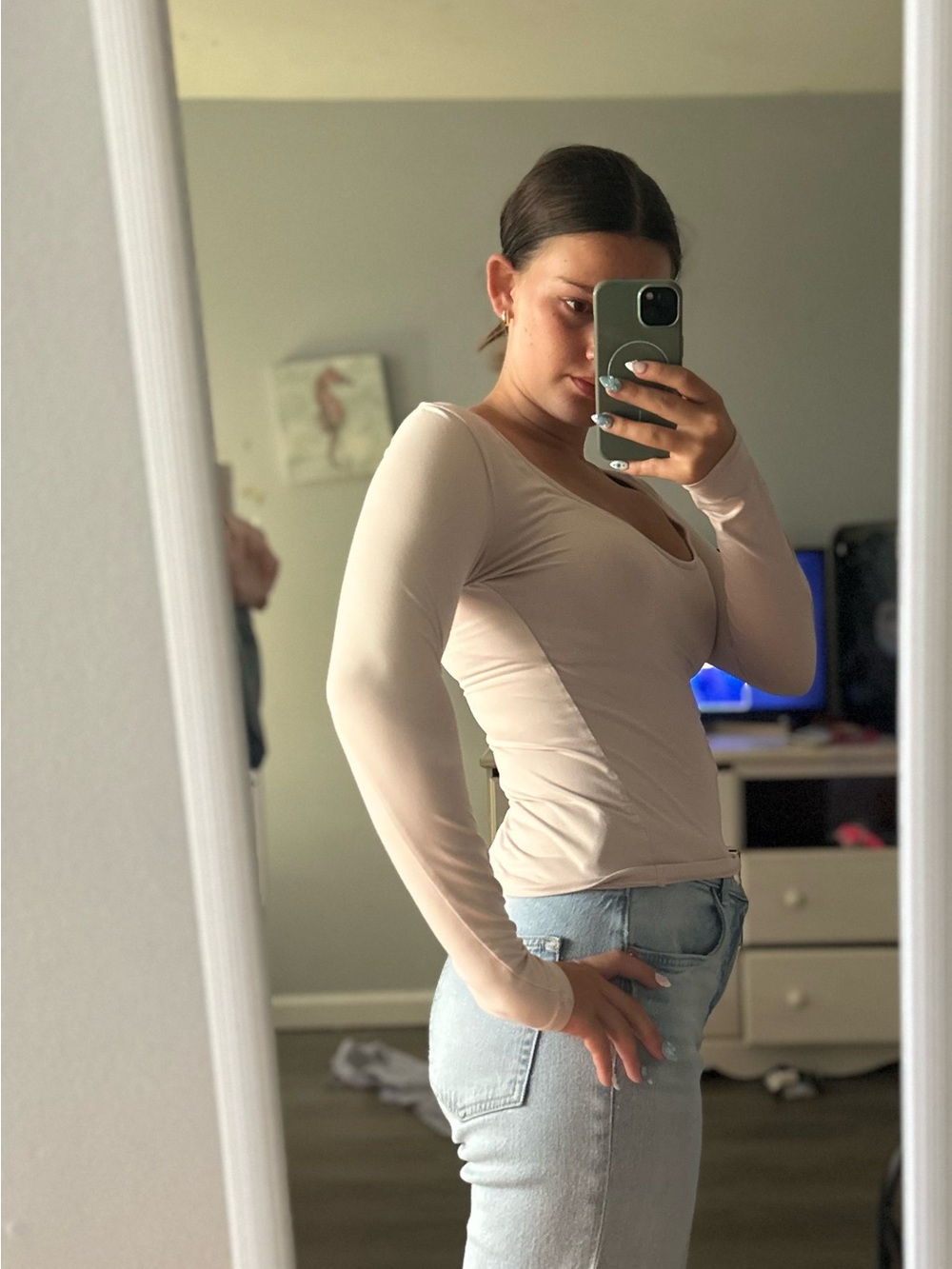 Women’s Long Sleeve Scoop Neck Top in Light Pink